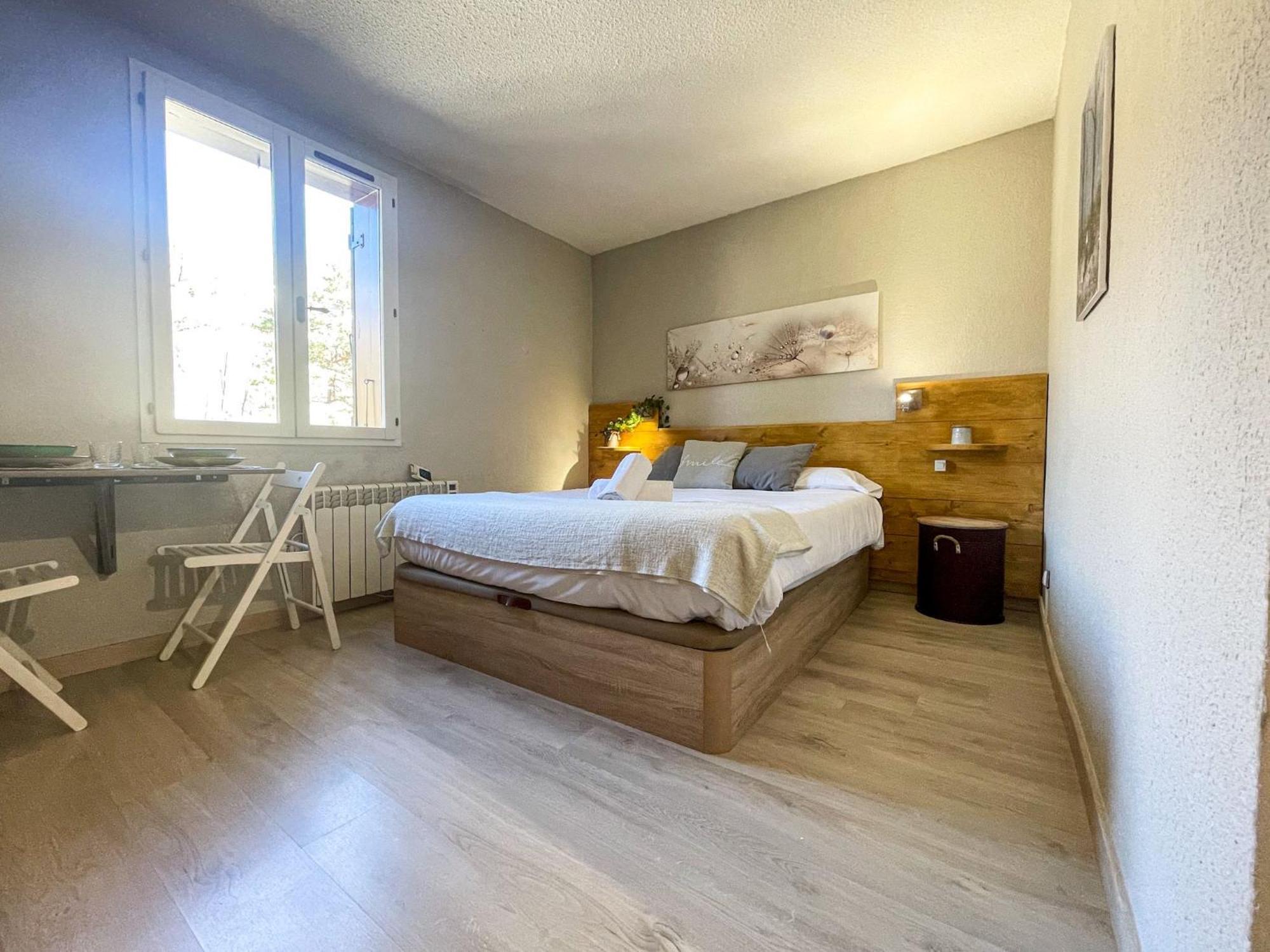 Apartamento Ideal Para Parejas En Enveitg Exterior photo